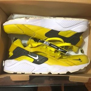 Air Huarache Zip “Bright Citron”, Yellow and Black Size 13 Barely Used.
